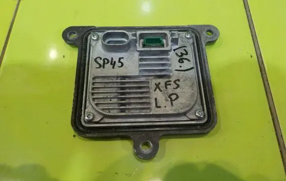 Jaguar XF X250 LED ballast control module 35XT6AD3 SP45