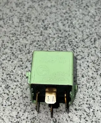 BMW 5 E39 Other relay 8366600