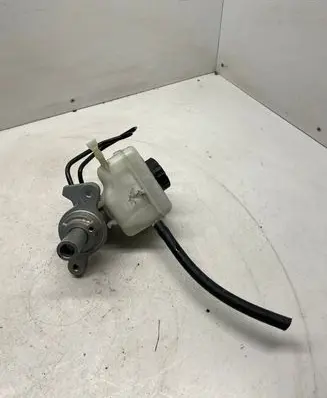 BMW 3 F30 F35 F31 Clutch master cylinder 7851569 34337851569 702621