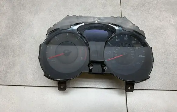 Nissan Juke I F15 Speedometer (instrument cluster) BV86B 1D7ELA2