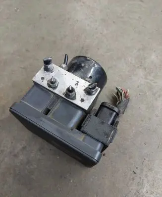 Volvo V50 ABS Pump 00001251F0 30742665AA 10096004253
