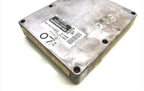 Toyota Yaris Engine control unit/module 89661-52064 211000-7214