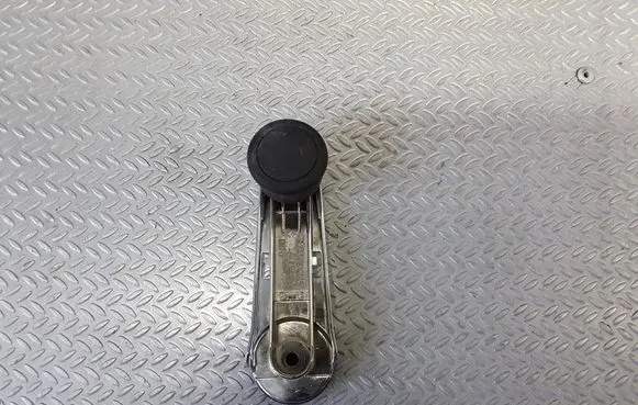 Volkswagen PASSAT B5.5 Front door window winding handle 443837581