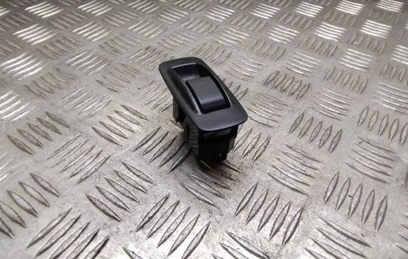Toyota Corolla Verso AR10 Electric window control switch 848010F030 54035228