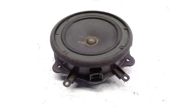 Audi A4 S4 B7 8E 8H Front door speaker 8E0035411A