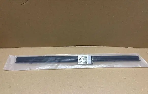 Renault Trafic III (X82) Sliding door rubber seal 828307819R