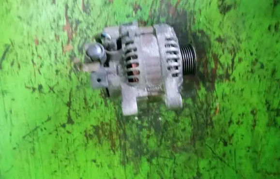 Citroen C4 I Generator/alternator 9640088080