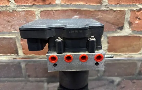 Mercedes-Benz Sprinter W906 ABS Pump A9069001502 269517 ZGS001