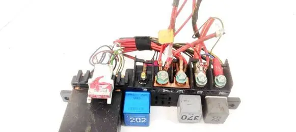 Audi A6 S6 C5 4B Fuse box set 8L0941822A 896083000