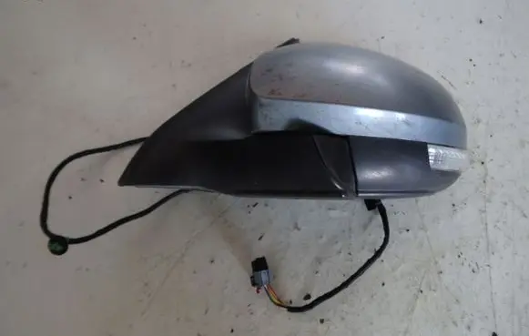 Volkswagen Tiguan Manual wing mirror 