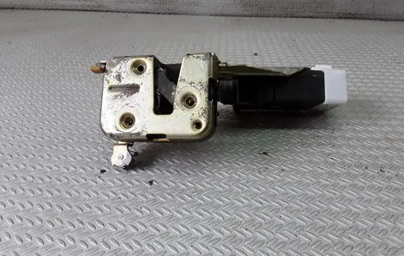 Volvo S40, V40 Front door lock