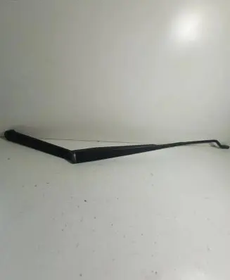 Nissan X-Trail T30 Front wiper blade arm B46LA