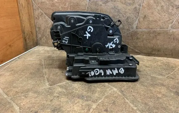 BMW 6 G32 Gran Turismo Rear door lock 7477697