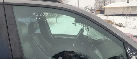 BMW X5 E53 Sliding door window/glass 