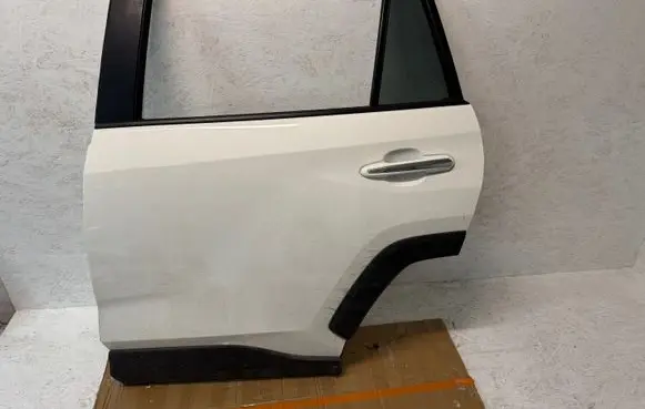 Toyota RAV 4 (XA50) Rear door 