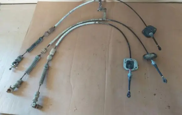 Toyota Tundra II Gear shift cable linkage