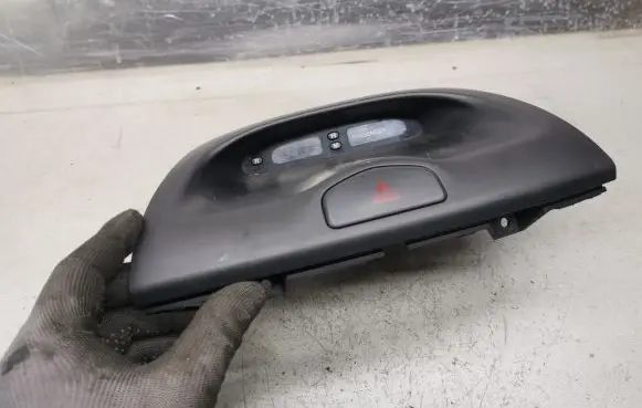 KIA Magentis Clock 945102G100 847402G600