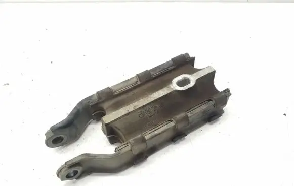 Volvo V70 Engine mount bracket 31262935 8G9N6P082BA