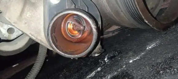 Jeep Grand Cherokee (WJ) Engine coolant pipe/hose