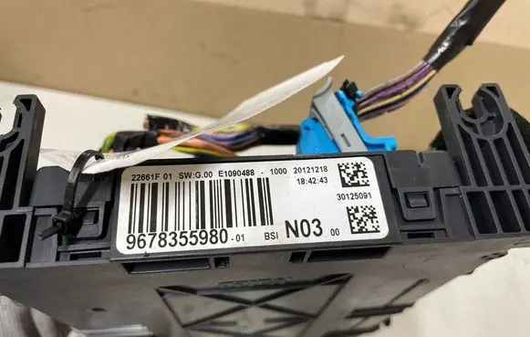 Peugeot 208 I Comfort/convenience module 9678355980 E1090488 22661F