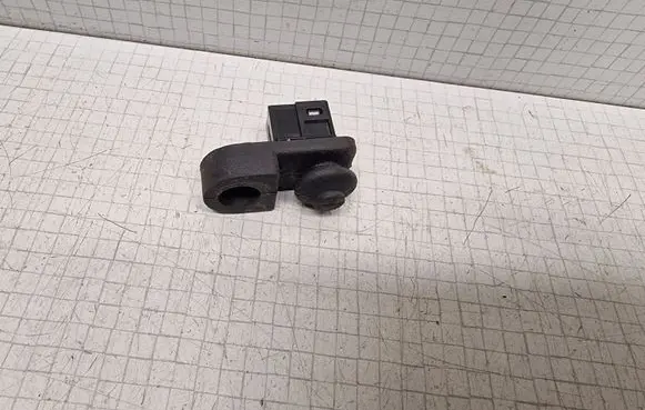 Subaru Outback Front door sensor 0511H