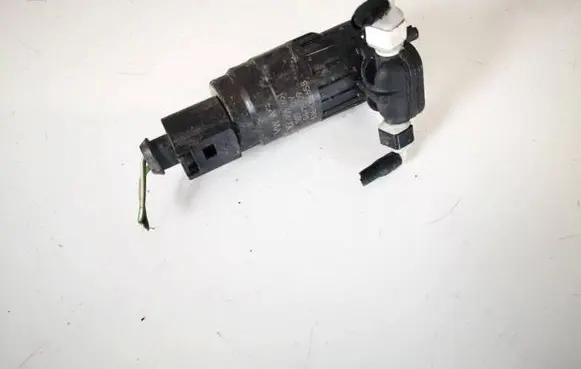 Volkswagen Cross Polo Windscreen/windshield washer pump 1k6955651