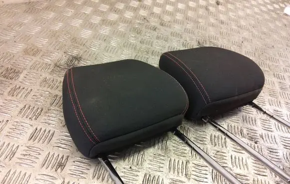 Ford Puma Front seat headrest 