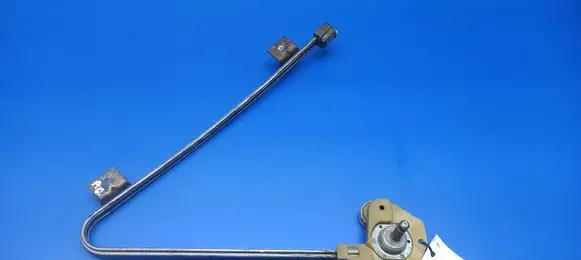 Oldsmobile Omega Front door manual window regulator 20088044