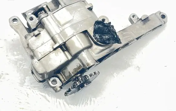 Mercedes-Benz ML W164 Oil pump A6421810647