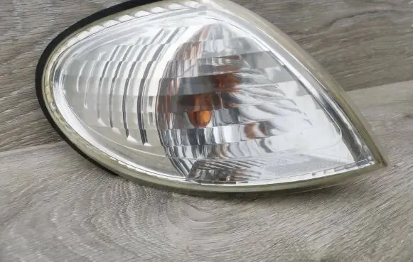 Nissan Almera N16 Front indicator light 6016072 185821B