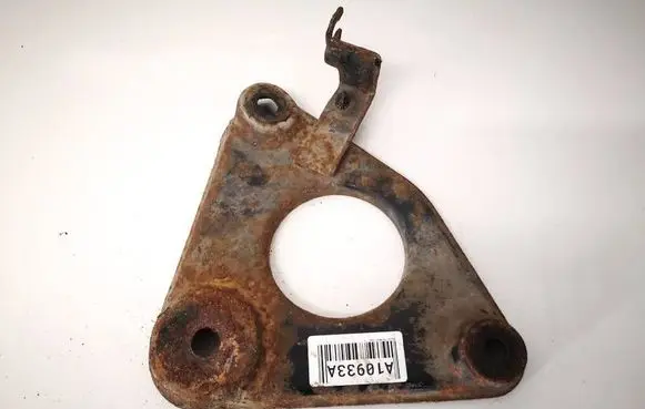 Nissan Primera Engine mounting bracket 