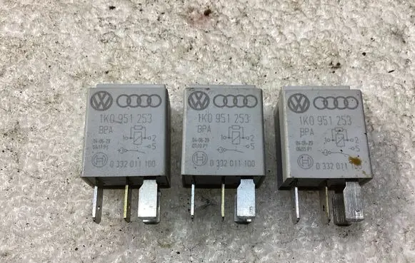 Volkswagen Sharan Other relay 1K0951253 0332011100