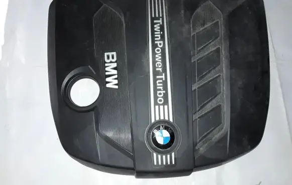 BMW 5 F10 F11 Engine cover (trim) 13718510475