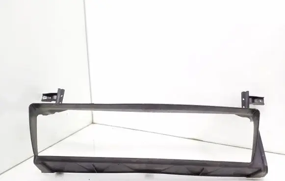Volvo C30 Intercooler air channel guide 