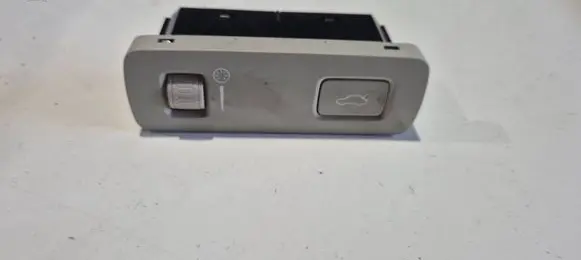 Volvo XC90 Tailgate opening switch 31481439