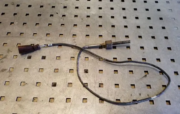 Volkswagen Crafter Exhaust gas temperature sensor 070906088A