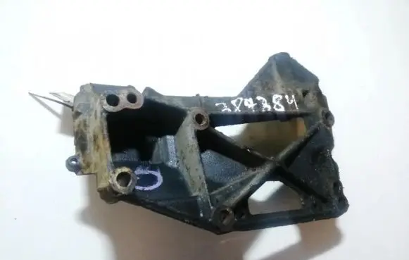 Peugeot 406 Engine mounting bracket