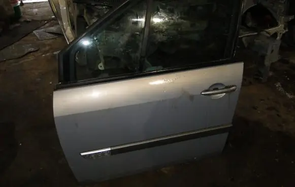 Renault Scenic II - Grand scenic II Front door