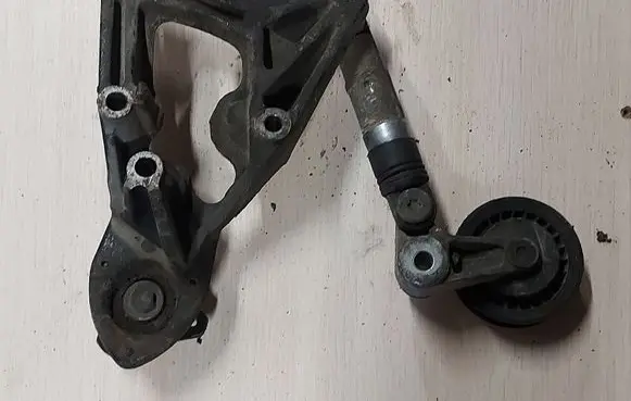 Volkswagen Crafter Generator/alternator bracket 076145169A