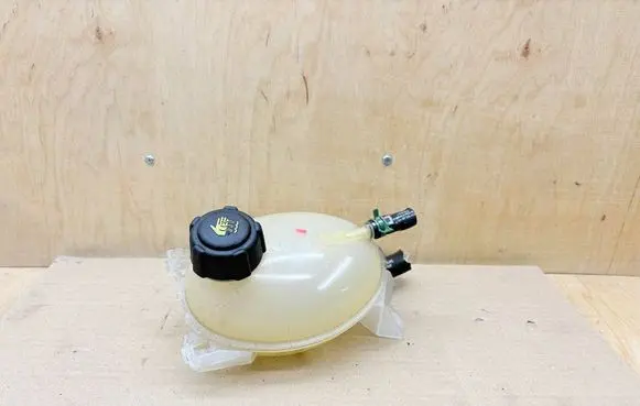 Renault Captur Coolant expansion tank/reservoir 217107259R