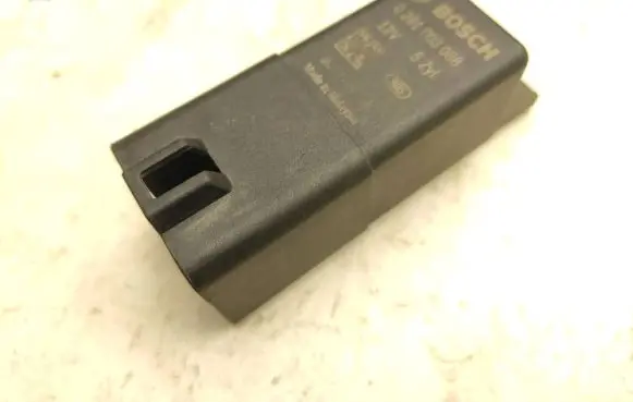 Glow plug pre-heat relay