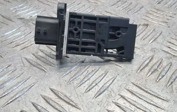 Nissan Qashqai Mass air flow meter 226807131R 93450753