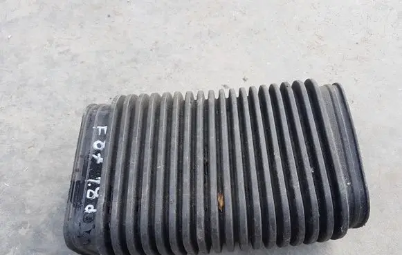 BMW X3 E83 Air intake hose/pipe 7790603