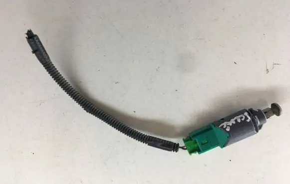 Renault Scenic II - Grand scenic II Brake pedal sensor switch 8200168240B