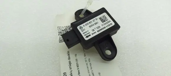 Mercedes-Benz S W221 Airbag deployment crash/impact sensor A0038212751