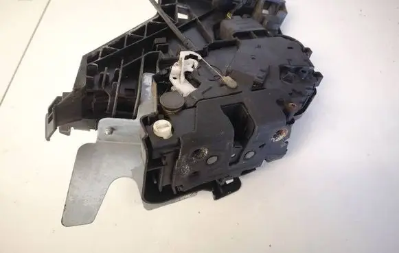 Volvo V70 Rear door lock 30753742