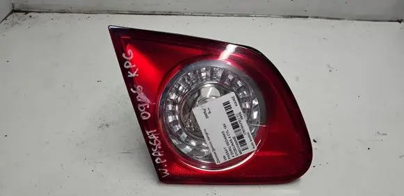 Volkswagen PASSAT B6 Tailgate rear/tail lights