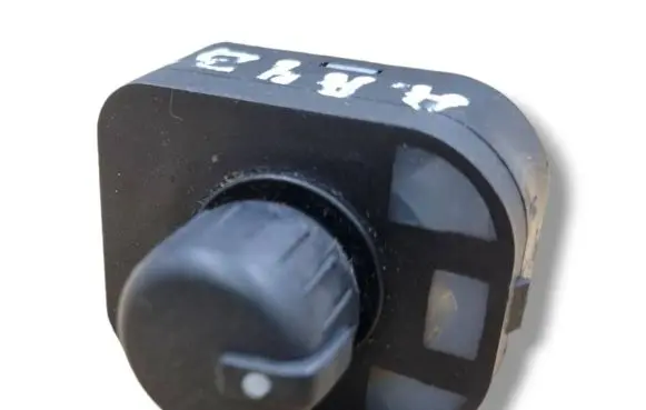 Audi A4 S4 B7 8E 8H Wing mirror switch 8E0959565