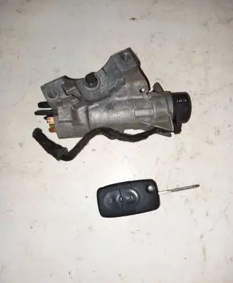 Audi A6 S6 C5 4B Ignition lock 4B0905851C