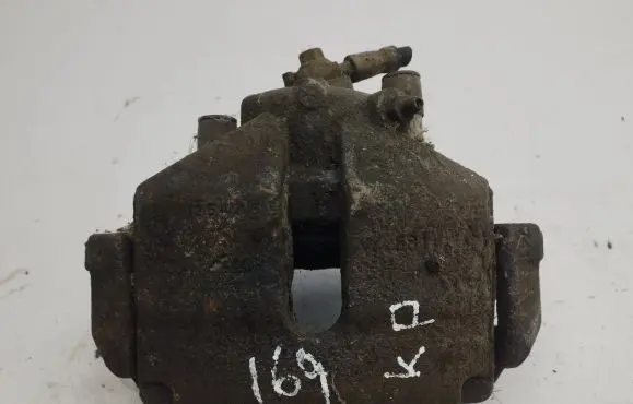 Volkswagen PASSAT B6 Front brake caliper